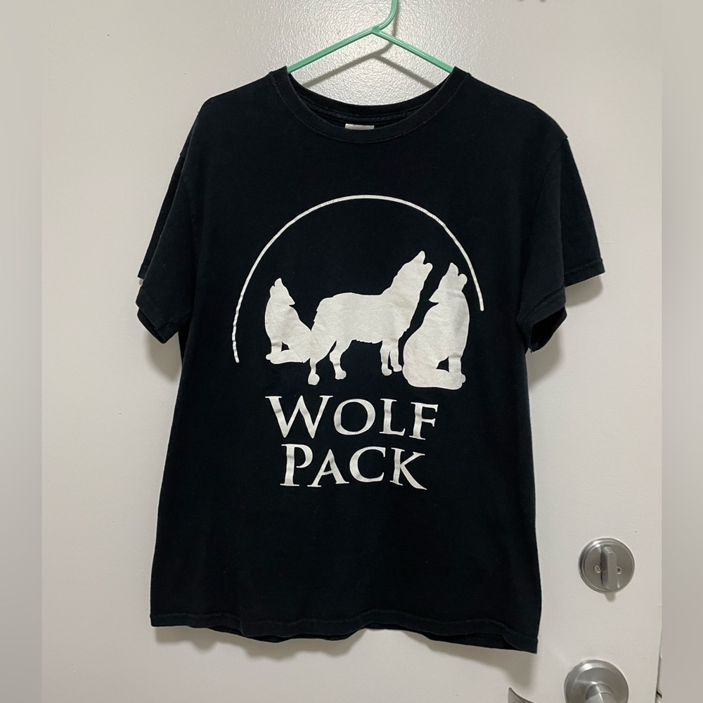 Wolf pack tee